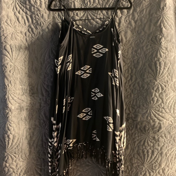 Woman’s dress - Picture 2 of 3